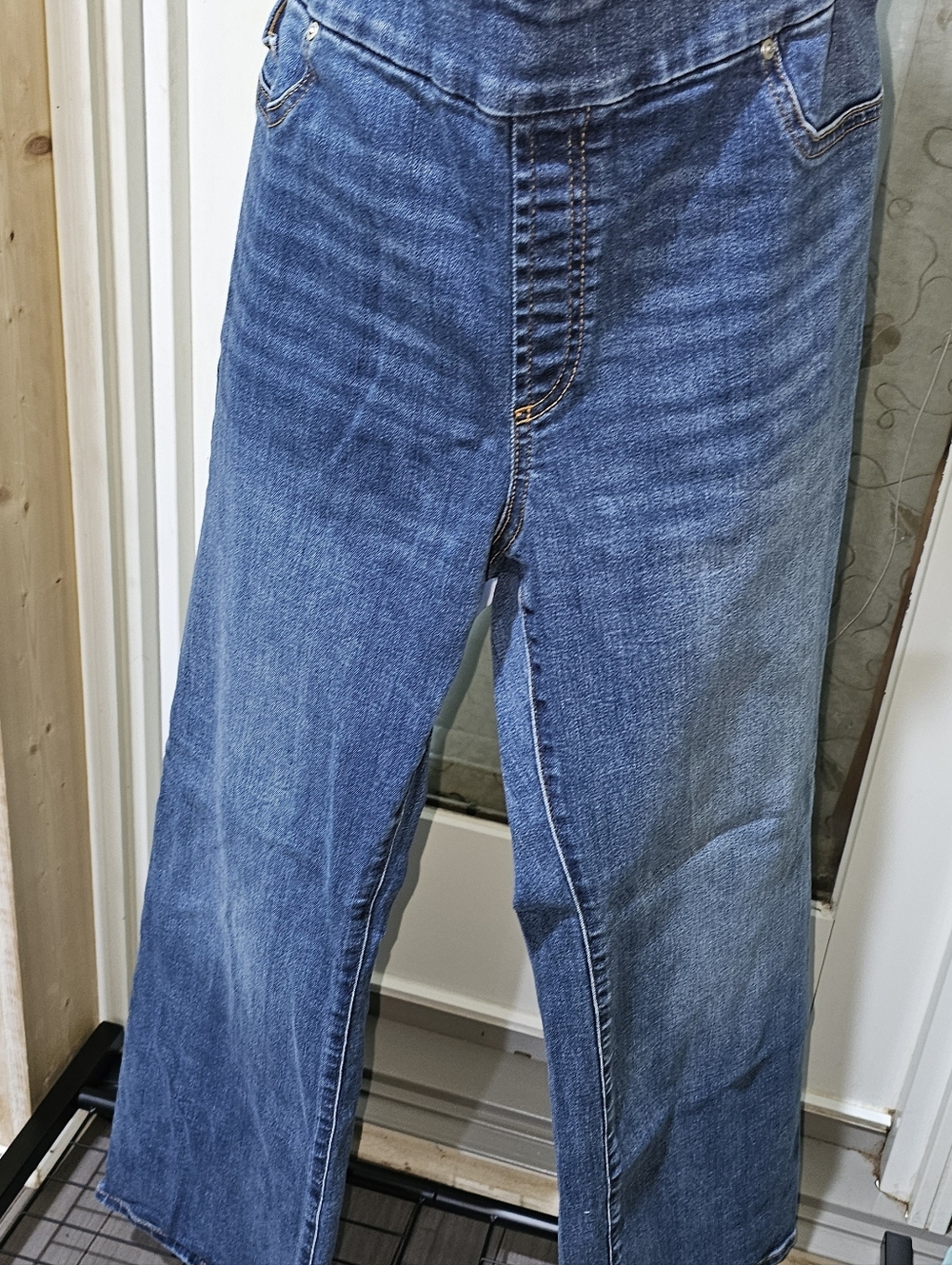 Chico's Women's Petite Pull-On Slim Boot Cut Jeans US Size 14 Chicos Sz 2.5P